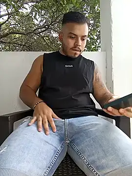 Snapshot of Naughty_Charly chatting on November 9, 5:28 pm Naughty Charly online show from November 9, 5:28 pm