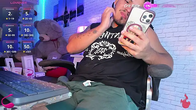 Snapshot of Naughty_Charly chatting on March 18, 8:48 pm Naughty Charly online show from March 18, 8:48 pm