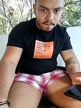 Snapshot of Naughty_Charly chatting on October 29, 12:15 pm Naughty Charly online show from October 29, 12:15 pm