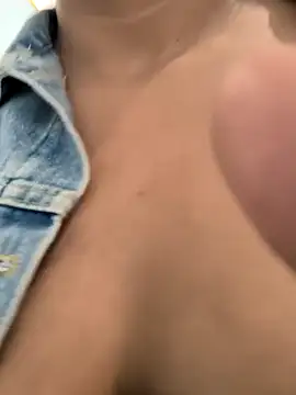 EmmilyBrant online show from March 15, 9:16 pm