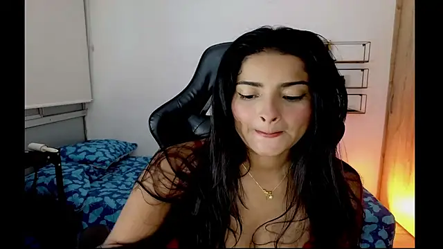Snapshot of Yues050600 chatting on May 22, 1:14 am Yues050600 online show from May 22, 1:14 am