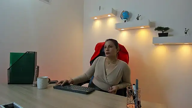 ada mclaine online show from March 21, 11:58 am