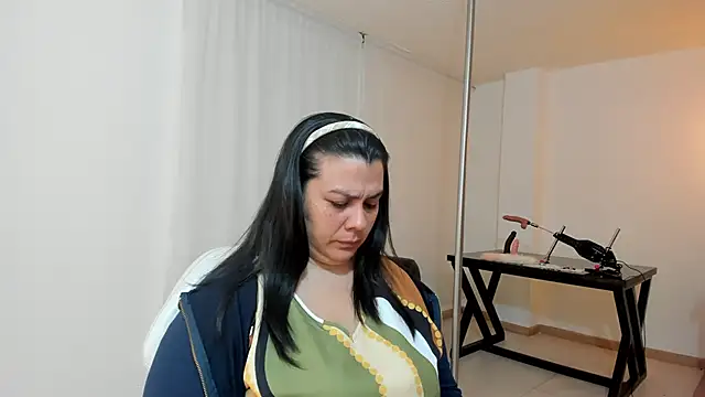 martina foxy  online show from January 9, 12:01 pm