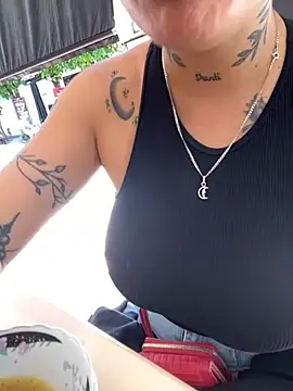 Snapshot of ivanna_rivera chatting on October 9, 4:18 pm ivanna rivera online show from October 9, 4:18 pm