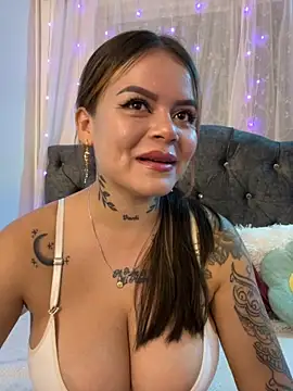 Snapshot of ivanna_rivera chatting on November 13, 4:00 pm ivanna rivera online show from November 13, 4:00 pm