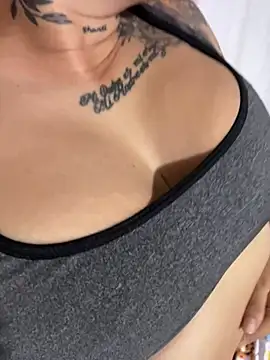 Snapshot of ivanna_rivera chatting on January 10, 11:00 pm ivanna rivera online show from January 10, 11:00 pm