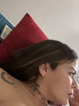 Snapshot of ivanna_rivera chatting on December 13, 8:04 pm ivanna rivera online show from December 13, 8:04 pm