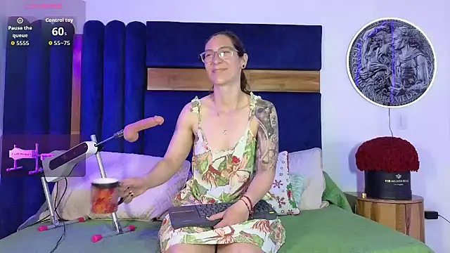 Snapshot of Andromeda-jade chatting on June 4, 6:40 am Andromeda-jade online show from June 4, 6:40 am