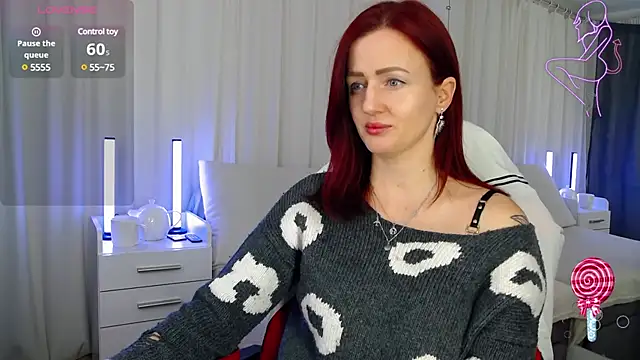 Snapshot of ElisaJane chatting on February 4, 10:02 pm ElisaJane online show from February 4, 10:02 pm