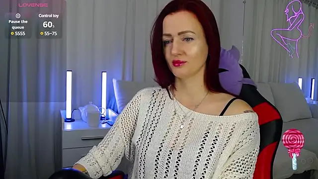 Snapshot of ElisaJane chatting on January 21, 10:19 pm ElisaJane online show from January 21, 10:19 pm
