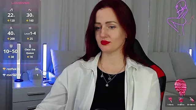 Snapshot of ElisaJane chatting on January 25, 1:21 am ElisaJane online show from January 25, 1:21 am