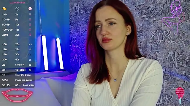 ElisaJane online show from November 14, 8:45 pm