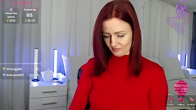Snapshot of ElisaJane chatting on February 12, 2:03 am ElisaJane online show from February 12, 2:03 am