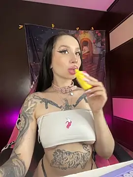 Molly  Moon online show from November 24, 2:22 am