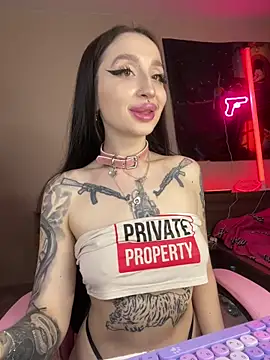 Molly  Moon online show from March 28, 2:45 am