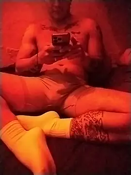Snapshot of Woofer_dick chatting on December 18, 5:01 am Woofer dick online show from December 18, 5:01 am