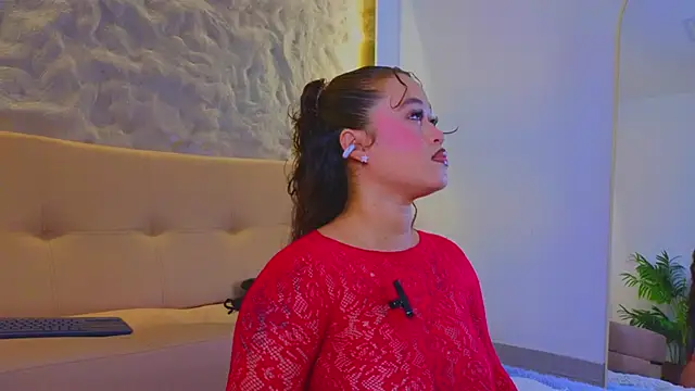 Snapshot of Isa__Blanc chatting on October 19, 2:14 am Isa Blanc online show from October 19, 2:14 am