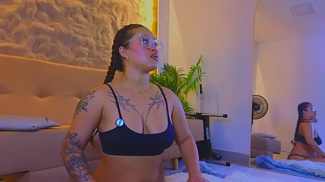 Snapshot of Isa__Blanc chatting on November 28, 3:07 am Isa Blanc online show from November 28, 3:07 am