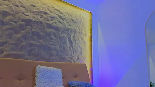 Snapshot of Isa__Blanc chatting on October 23, 3:16 am Isa Blanc online show from October 23, 3:16 am