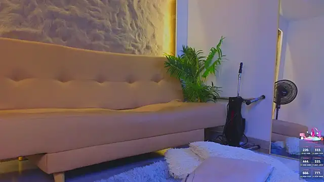 Snapshot of Isa__Blanc chatting on November 27, 3:07 am Isa Blanc online show from November 27, 3:07 am