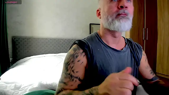 BlowMyXXL online show from March 5, 11:49 am