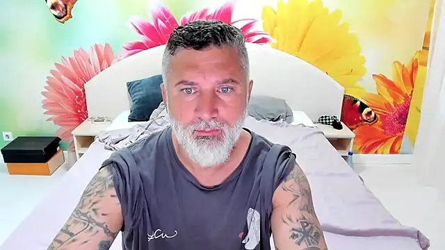 BlowMyXXL online show from November 10, 8:30 am