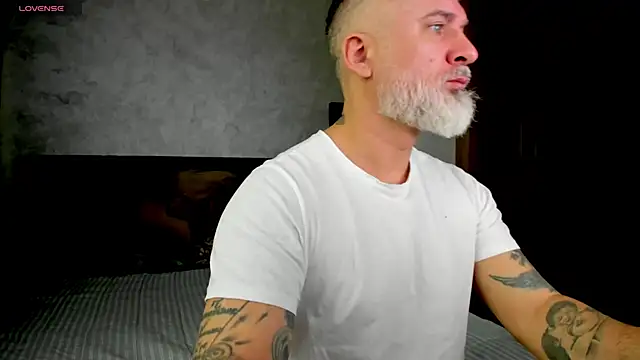 BlowMyXXL online show from February 1, 9:11 am