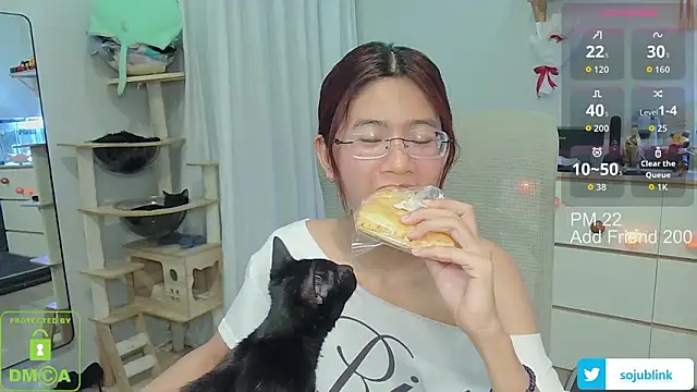 littlemiilk online show from March 10, 8:51 am