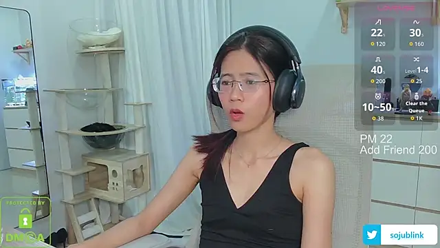 Snapshot of littlemiilk chatting on November 15, 7:56 am littlemiilk online show from November 15, 7:56 am