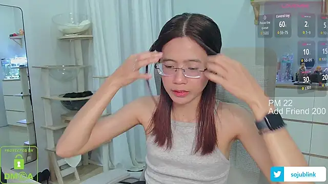 Snapshot of littlemiilk chatting on November 12, 7:45 am littlemiilk online show from November 12, 7:45 am