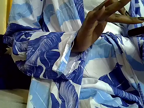 Snapshot of Skinny_m chatting on November 16, 4:17 am Skinny m online show from November 16, 4:17 am