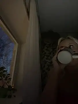 MerlinDave online show from February 7, 1:24 am