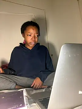 minimama69 online show from November 6, 9:46 am