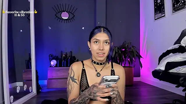 Raven Witch  online show from May 21, 12:24 pm
