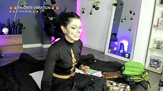 Raven Witch  online show from March 19, 4:29 pm