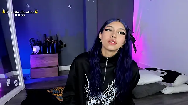Raven Witch  online show from May 17, 1:11 pm