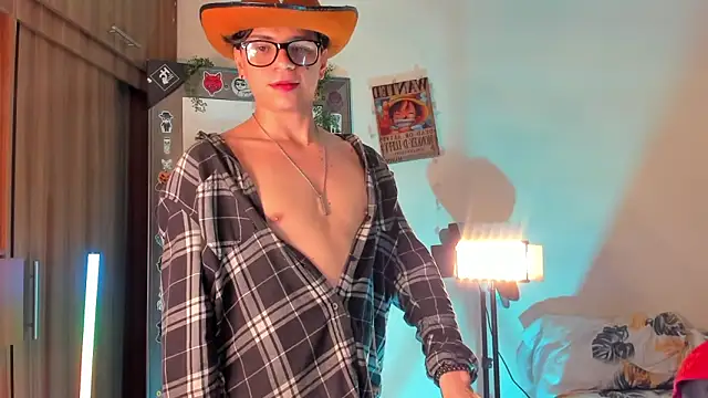 marckalexis online show from December 18, 10:52 am