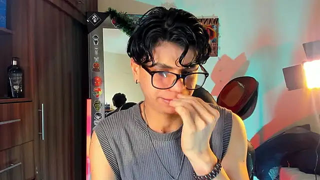 marckalexis online show from February 5, 1:12 am