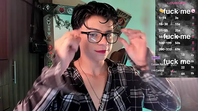 marckalexis online show from October 29, 9:25 pm