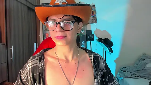 marckalexis online show from December 17, 10:48 pm