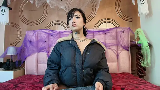 emmily keller19 online show from October 21, 1:21 pm