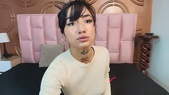 emmily keller19 online show from March 31, 1:13 pm