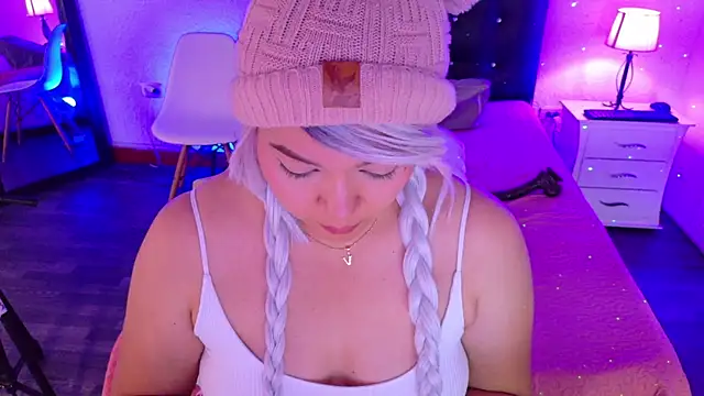 Snapshot of Cuckold_lover69 chatting on February 22, 9:56 am Cuckold lover69 online show from February 22, 9:56 am