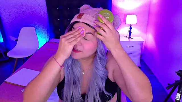 Snapshot of Cuckold_lover69 chatting on March 6, 3:24 am Cuckold lover69 online show from March 6, 3:24 am