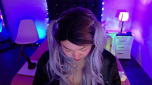 Snapshot of Cuckold_lover69 chatting on March 21, 3:33 am Cuckold lover69 online show from March 21, 3:33 am