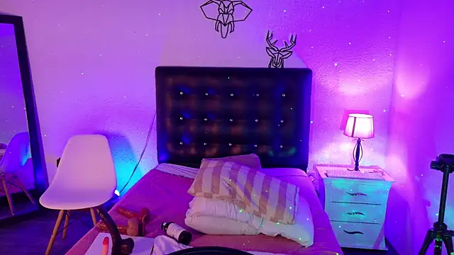 Snapshot of Cuckold_lover69 chatting on February 12, 9:52 am Cuckold lover69 online show from February 12, 9:52 am