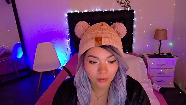 Snapshot of Cuckold_lover69 chatting on March 22, 8:18 am Cuckold lover69 online show from March 22, 8:18 am