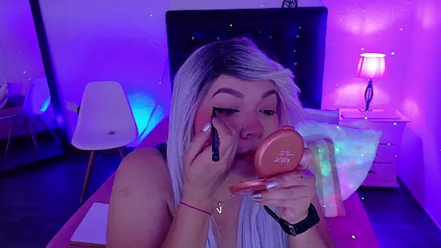 Snapshot of Cuckold_lover69 chatting on February 15, 3:52 am Cuckold lover69 online show from February 15, 3:52 am