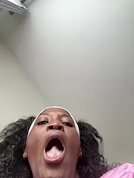 Fanclubbbbb online show from March 6, 7:03 am