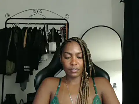 marisilva br online show from February 25, 11:59 pm